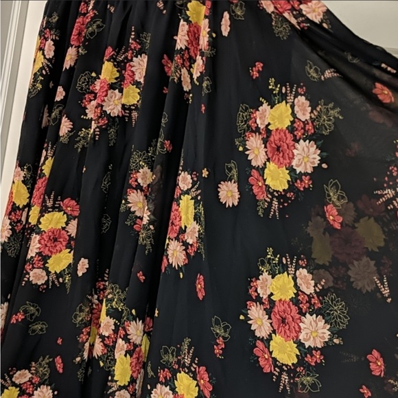 Torrid Black and Yellow A-Line Skirt - Picture 4 of 6